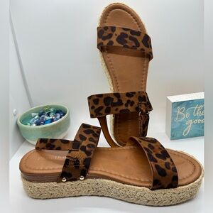 Pierre Dumas Brown Leopard Espadrille Sandals, size 9.